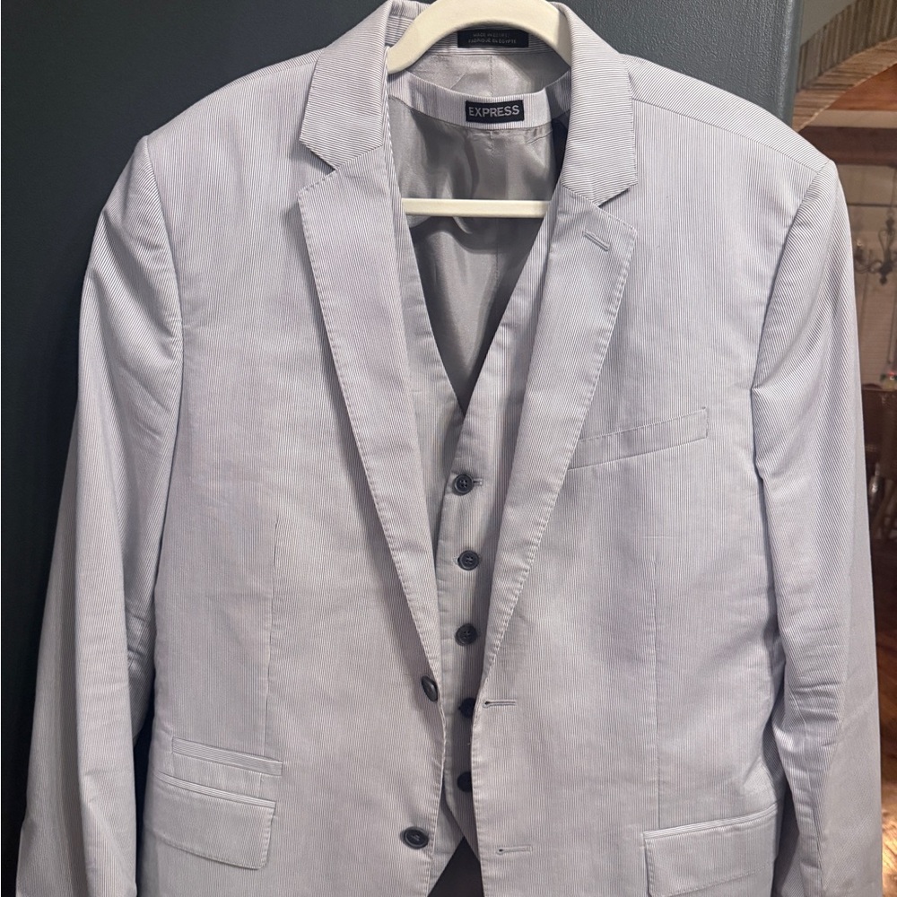 Men's Classic Seersucker 3 Piece Suit - Picture 2 of 4